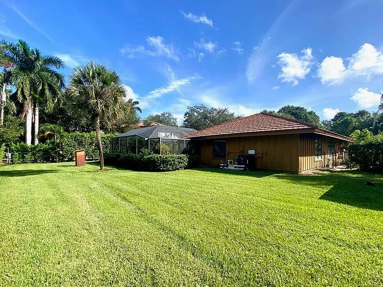 5585 Pennock Point Rd — Photo 19