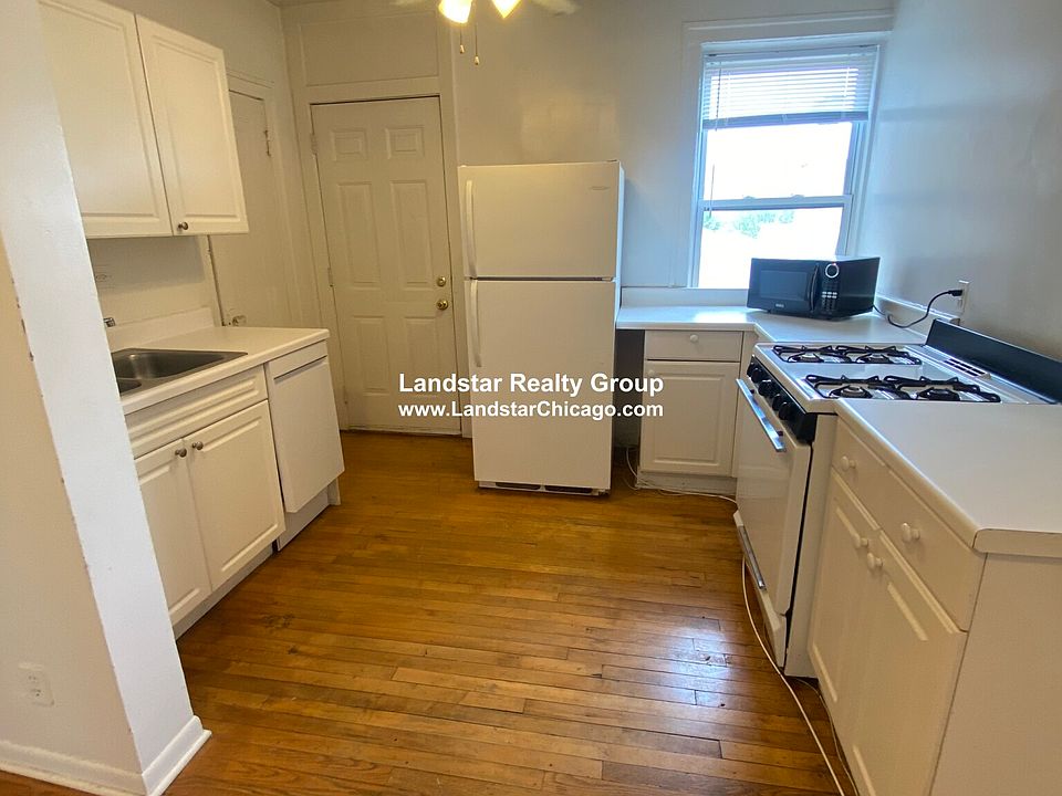 1st image of 4418 N Whipple St Floor 3