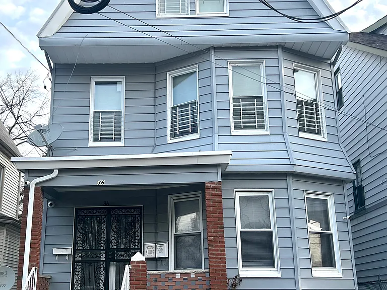 36 Tiffany Pl — Photo 1
