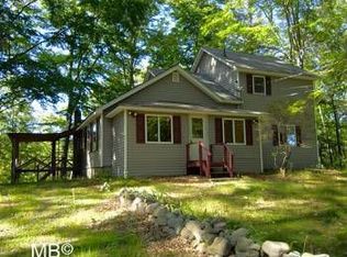 8 Hill Top Ln, Pine Bush, NY 12566