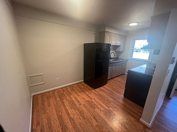 5th image of 13707 Old National Pike APT C