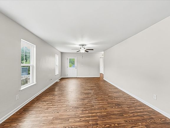 3rd image of 3057 Camden Creek Dr