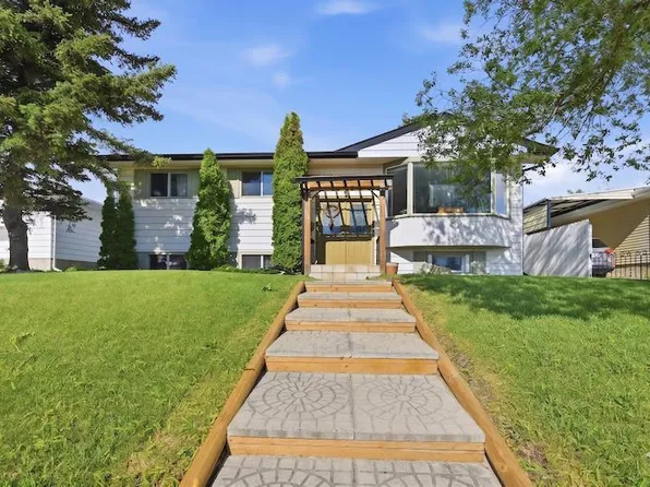 7115 E Huntercrest Rd NW, Calgary, AB T2K 4J9