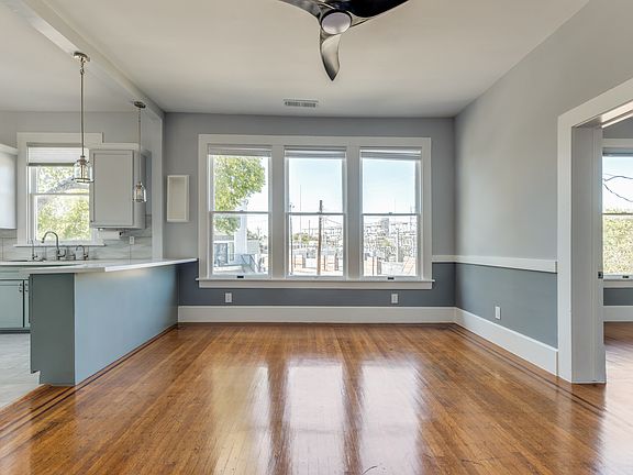 5th image of 19 Hyde Park Blvd #11213208