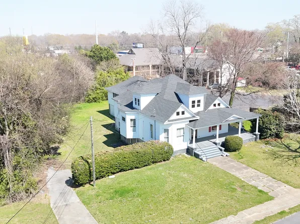 313 Heard St, Elberton, GA 30635