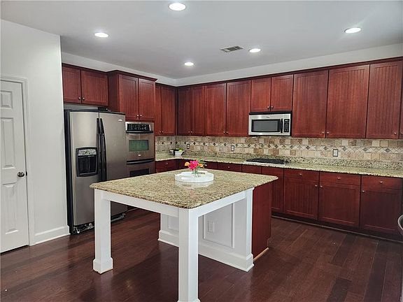 4th image of 5935 Sharp Dr SE