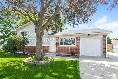 1694 Clifford St Photo 1