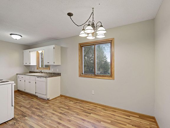 2nd image of 305 18th Ave SE