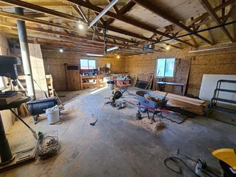 100 S Meridian Rd — Photo 17