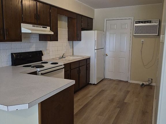3rd image of 506 Hopwood St #10
