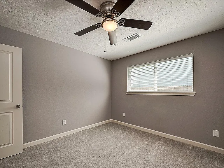 1623 Cherry Ridge Dr — Photo 14