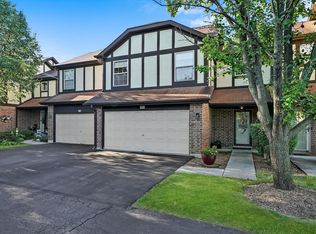 348 Golfview Ct, Bloomingdale, IL 60108