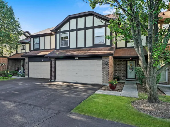 348 Golfview Ct, Bloomingdale, IL 60108