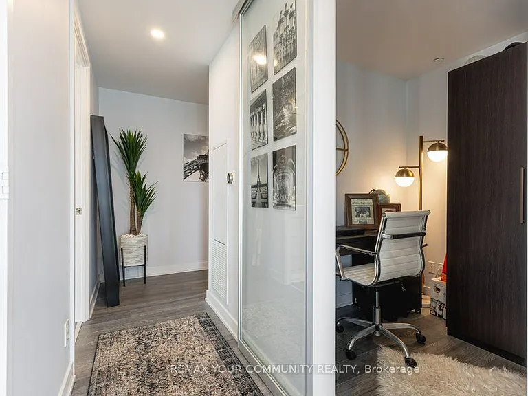 185 Roehampton Ave #1312 — Photo 10