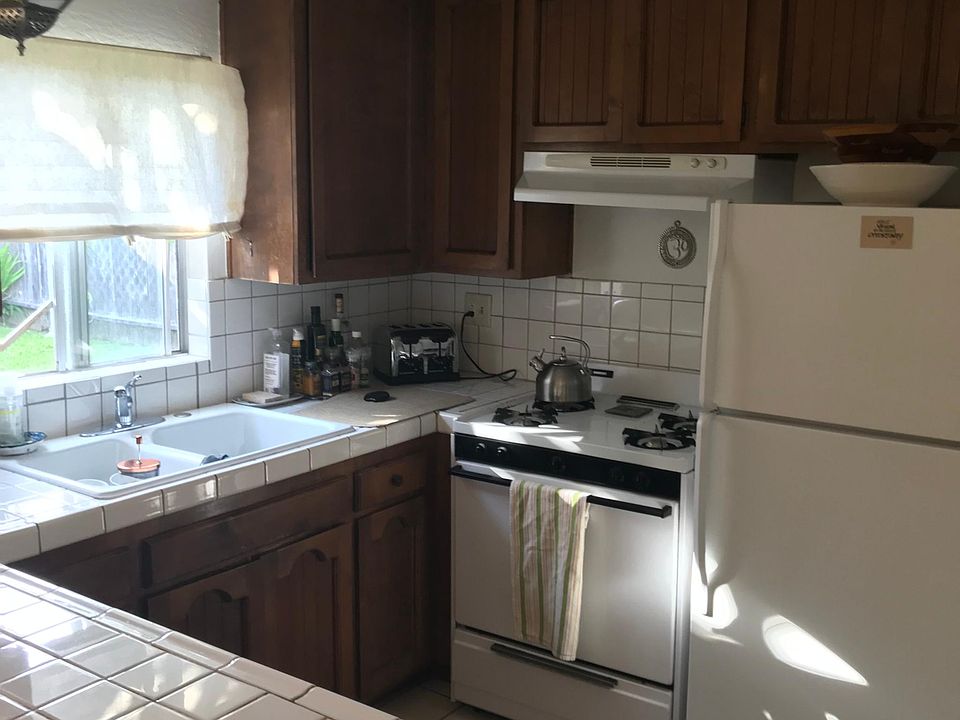 1st image of 408 S Evergreen Dr