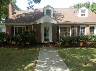 604 S McNeill St, Carthage, NC 28327