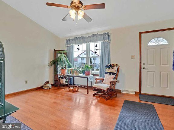 5th image of 109 W Brookfield Dr #L-0173