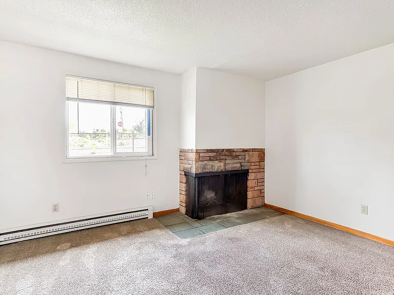 6970 SW King Blvd — Photo 3