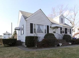 197 Benjamin Ave, Iselin, NJ 08830