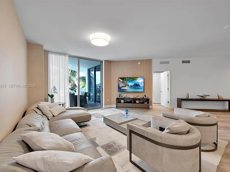 17111 Biscayne Blvd #207 — Photo 2