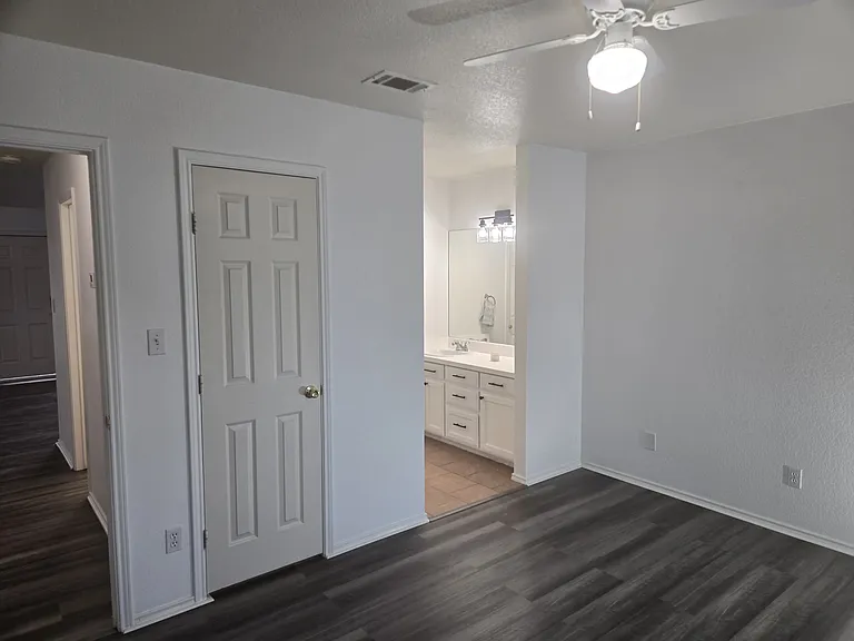 2545 E Renfro St #A — Photo 12