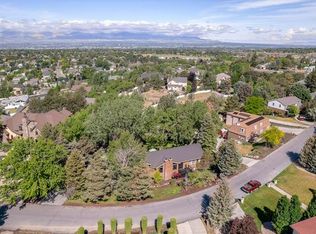 8 S Rollingwood Ln, Sandy, UT 84092