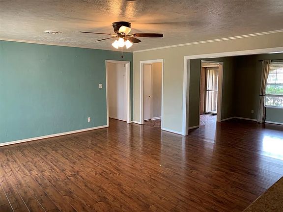 5th image of 807 Imperial Dr