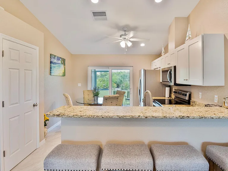 10242 Burlington Ave #A — Photo 36
