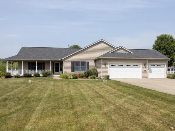 2264 Lapham Rd, East Aurora, NY 14052