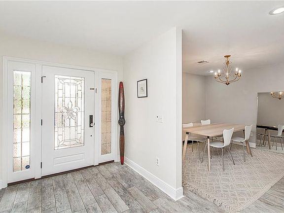 4th image of 3955 Lennox Blvd