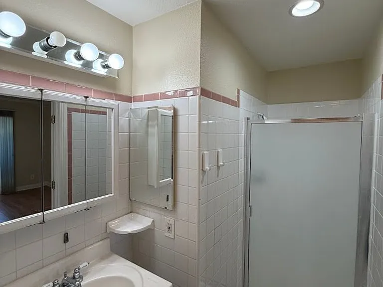 2394 Royal Ave #30 — Photo 25