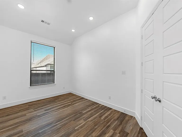 2025 Saint Andrews Dr — Photo 19