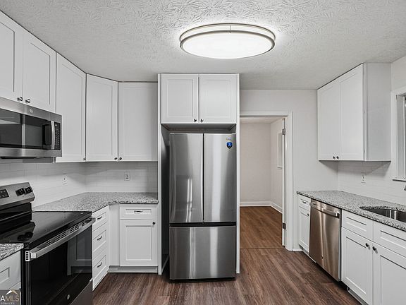 2nd image of 7052 Lodgepole Dr