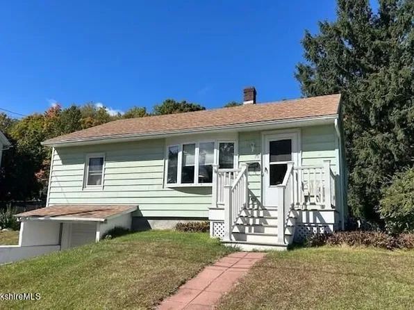10 Stevens St, Adams, MA 01220