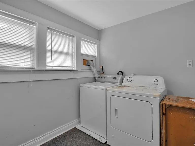 523 Richmond Ave #2 — Photo 25