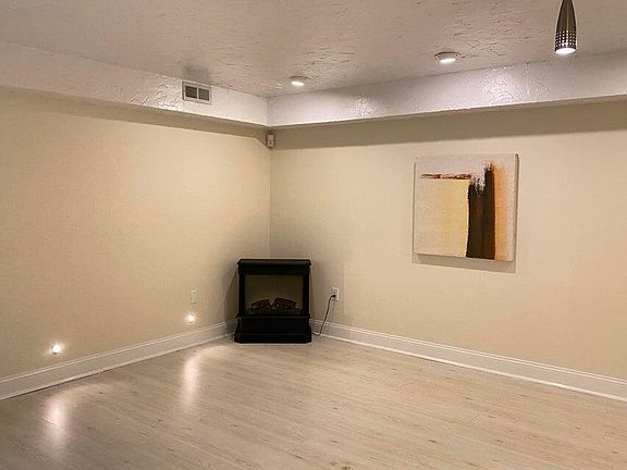 4th image of 26 Bettys Pond Road UNIT 9