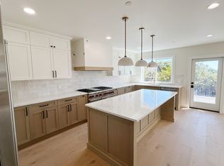 210 10th Ave, Kirkland, WA 98033