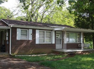 146 Hamilton Ave, Lenoir City, TN 37771