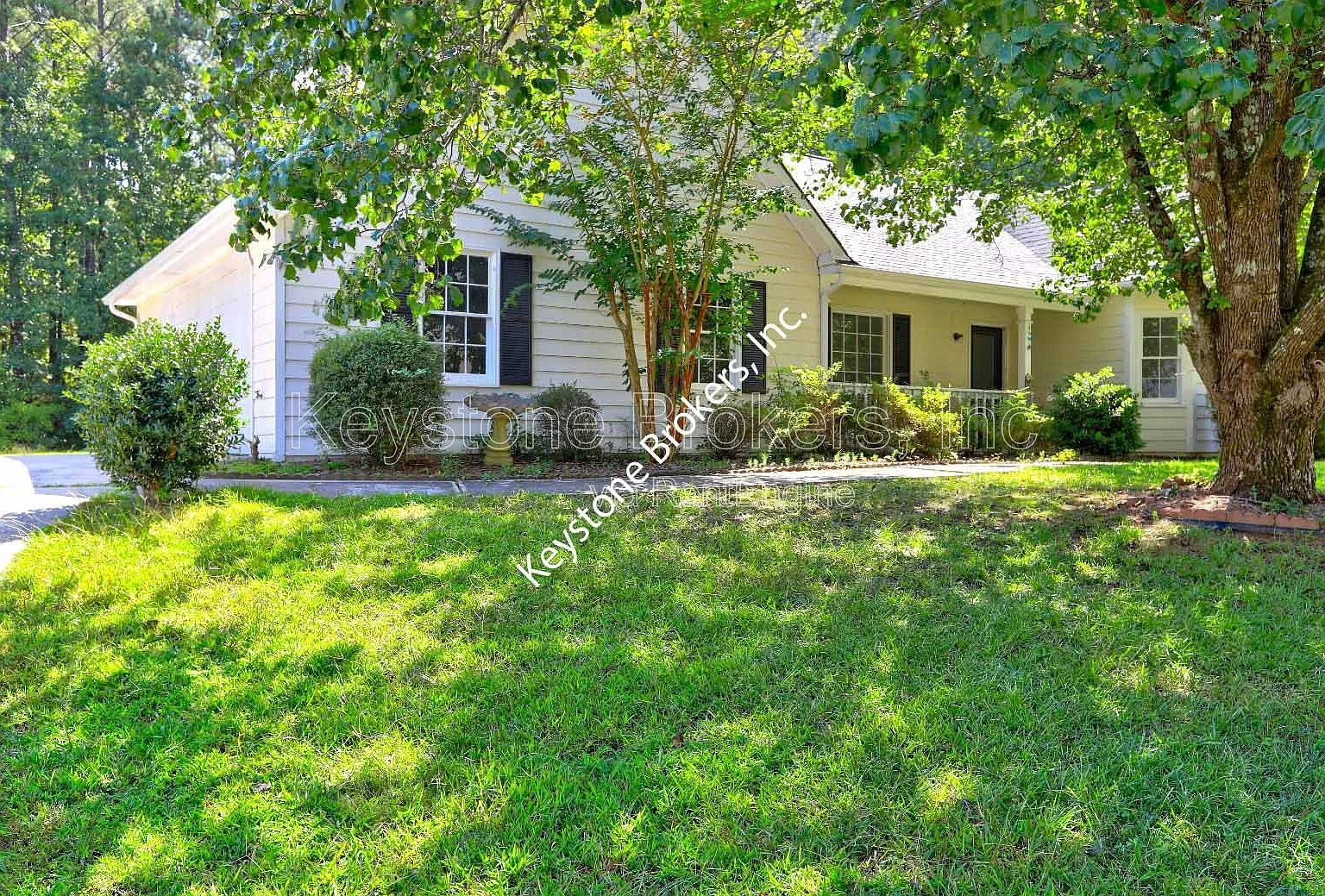 3 bed, 2.0 bath, 1381 sqft, $1,550 — Photo 1