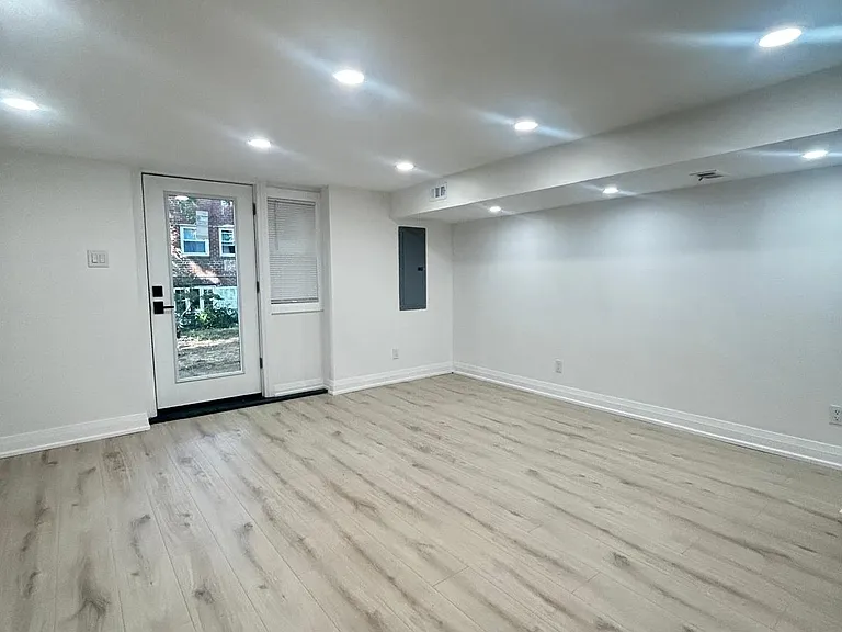 232 Tomlinson Rd #BASEMENT — Photo 10