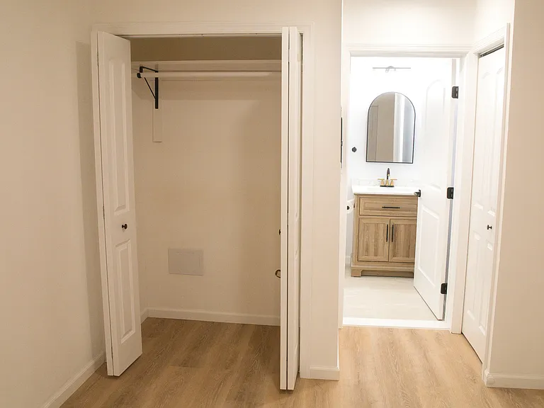 112 Longfield Ct — Photo 19