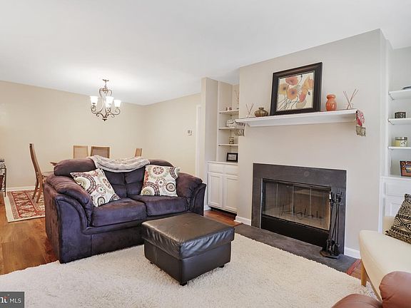 5th image of 6068 Essex Ct House 6068A