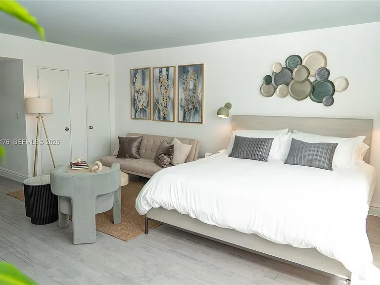 1100 West Ave #415 — Photo 3