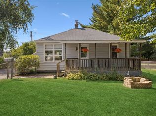 933 Tomahawk Trl, Round Lake Heights, IL 60073