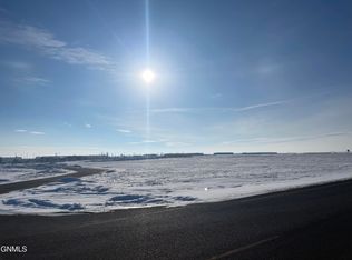 11090 30th St SW, Dickinson, ND 58601