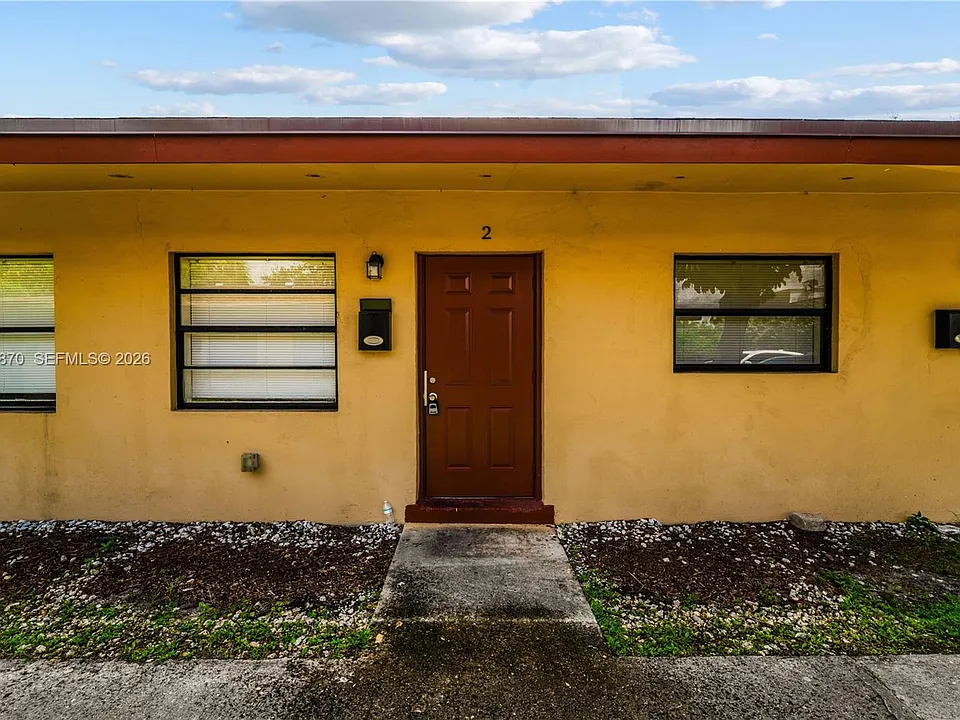 2731 NW 1st St #2