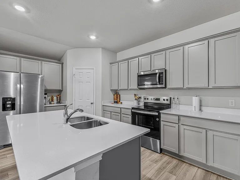 4011 Baerlon Cv — Photo 6