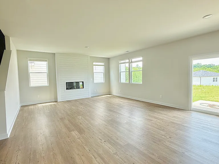 5428 Aurora Trl — Photo 4