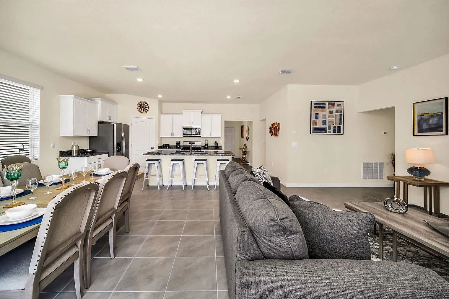 7 bed, 6.0 bath, 3616 sqft, $4,208 — Photo 3
