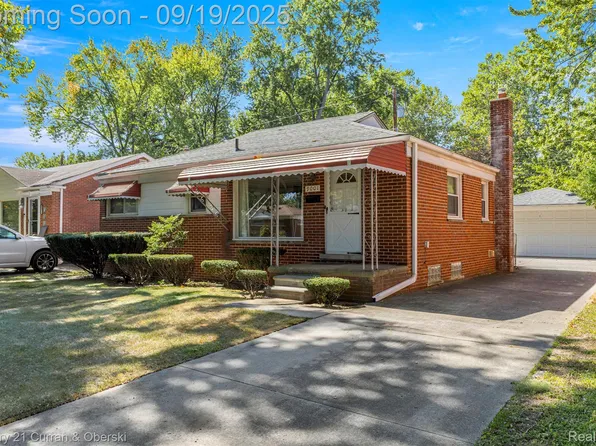 9001 Leverne, Redford, MI 48239